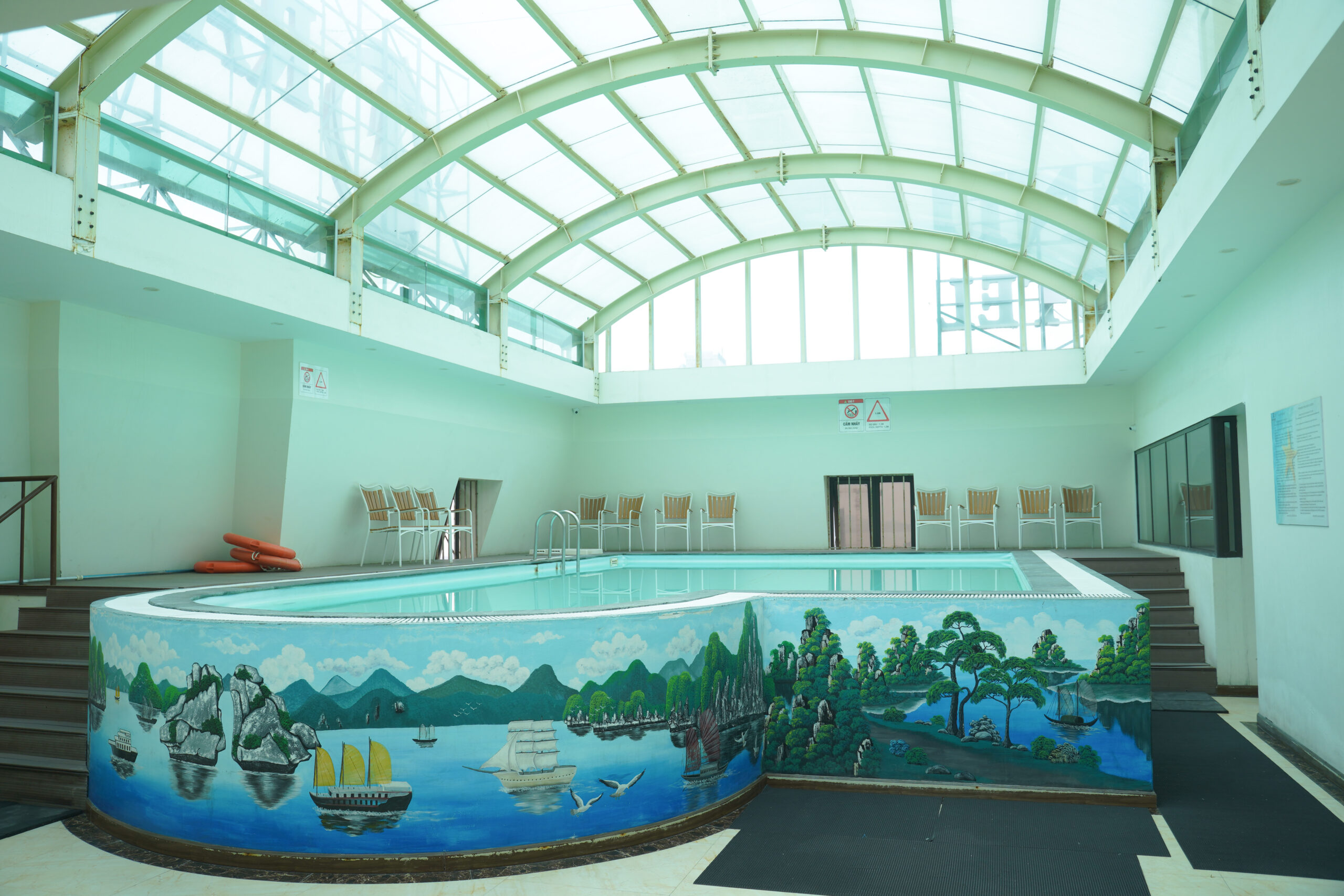 Hồ bơi Dragon Legend Hotel