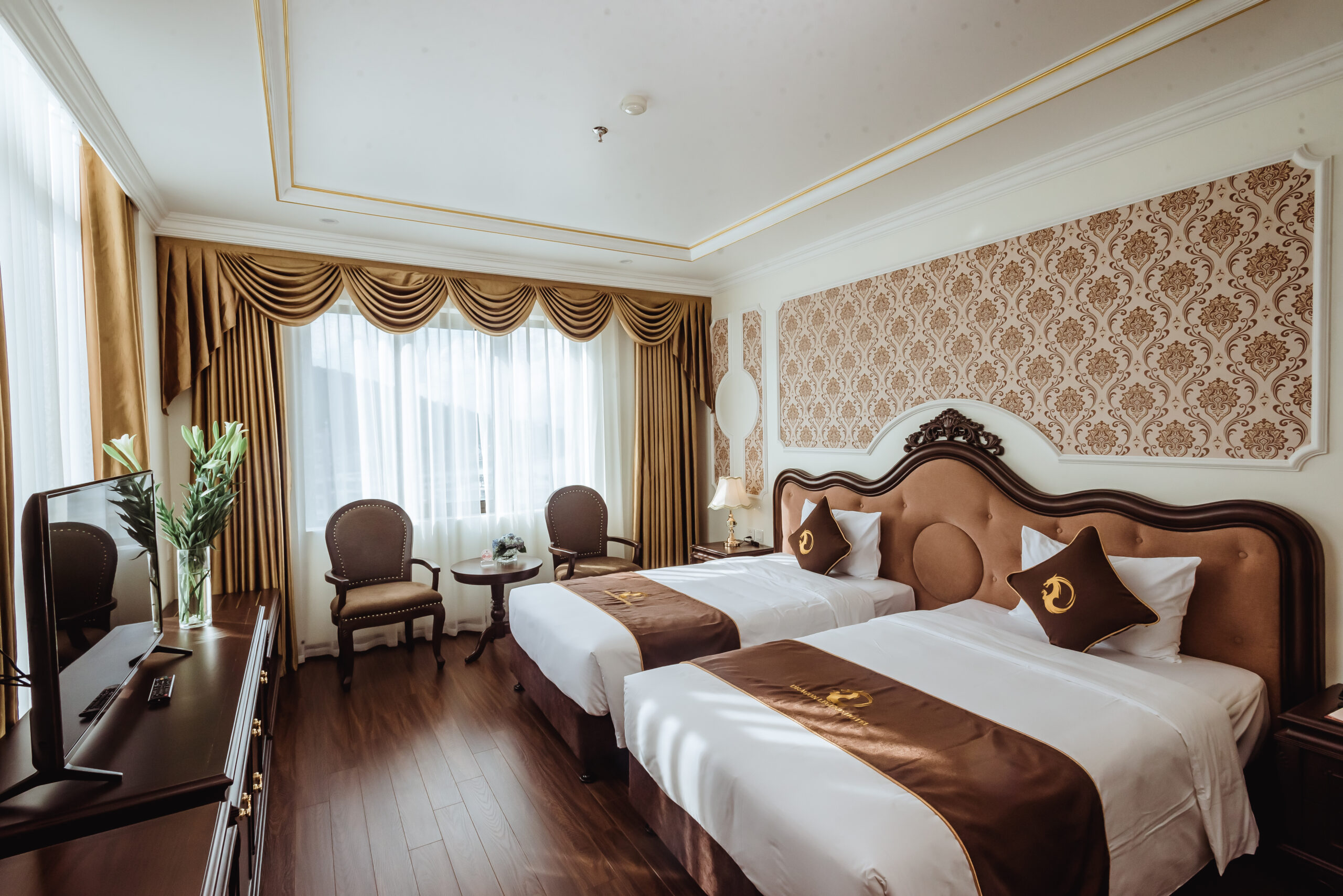 Phòng nghỉ 4 sao Dragon Legend Hotel