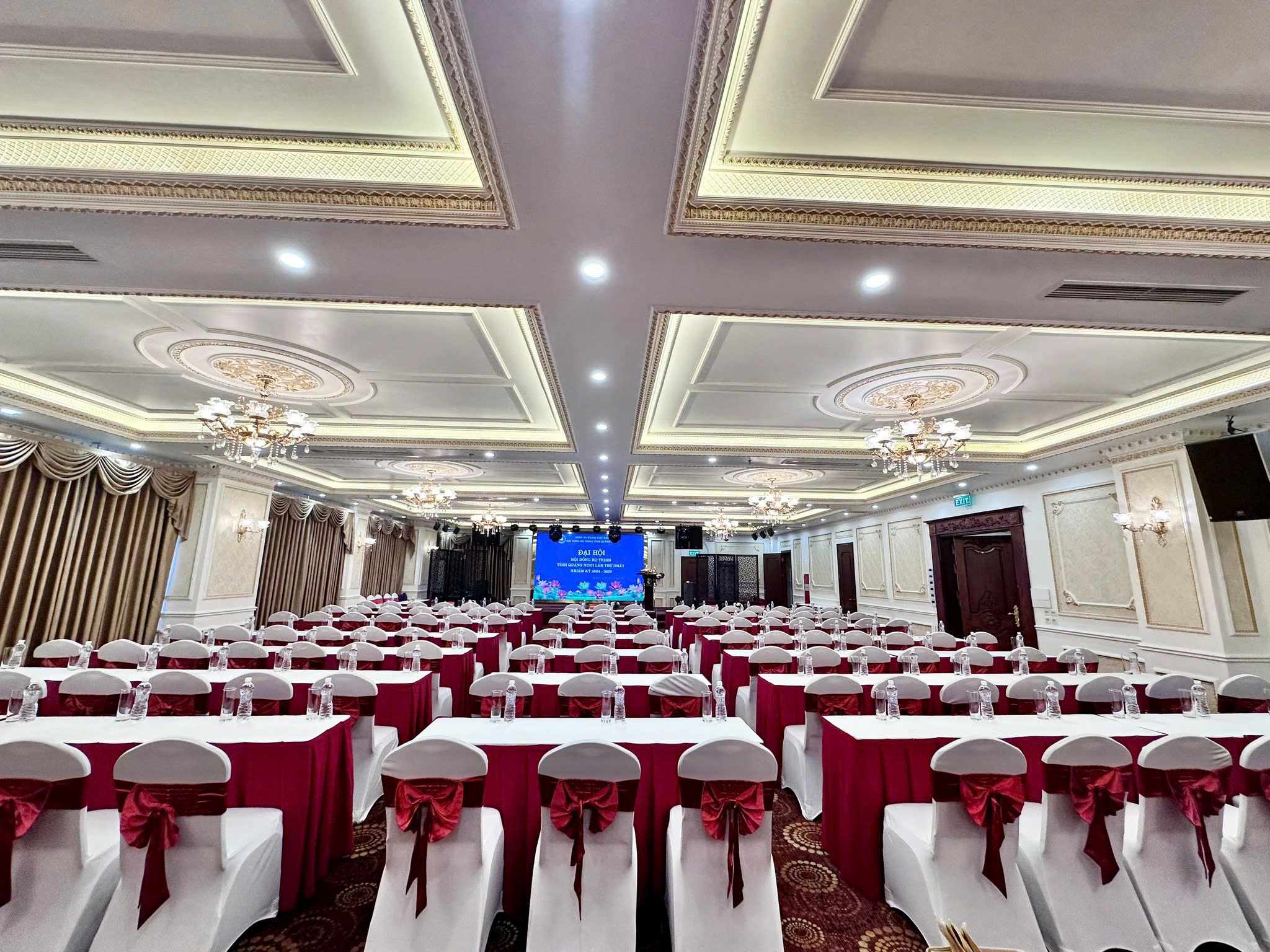 Phòng Class Dragon Legend Hotel